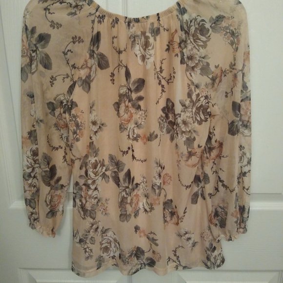Sara Michelle Blouse, Floral Print - Picture 5 of 5